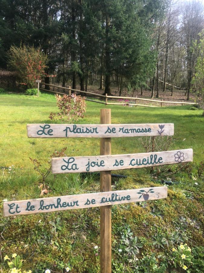 Le Prieure Des Fontaines Les Preaux Exterior foto