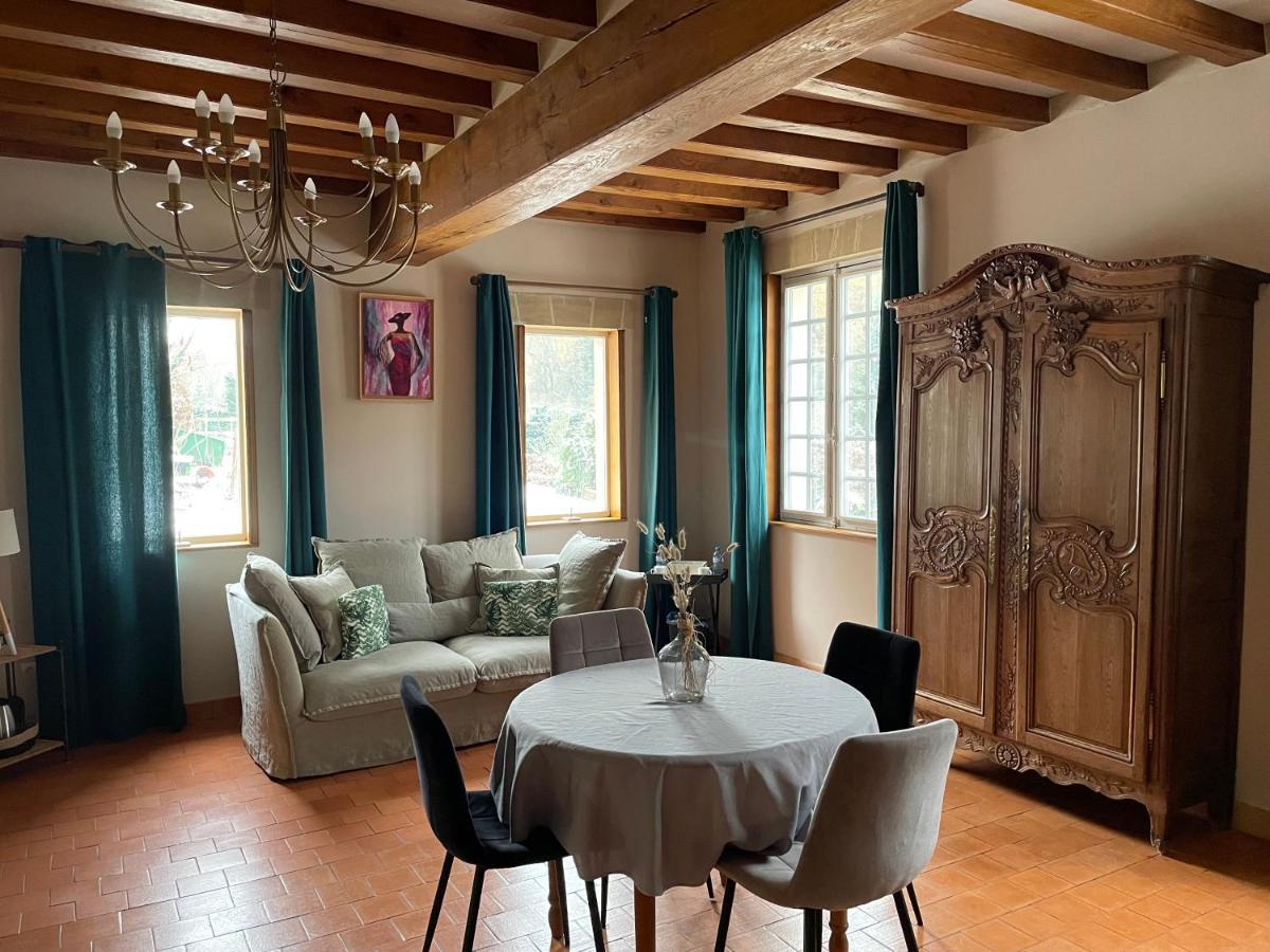Le Prieure Des Fontaines Les Preaux Exterior foto