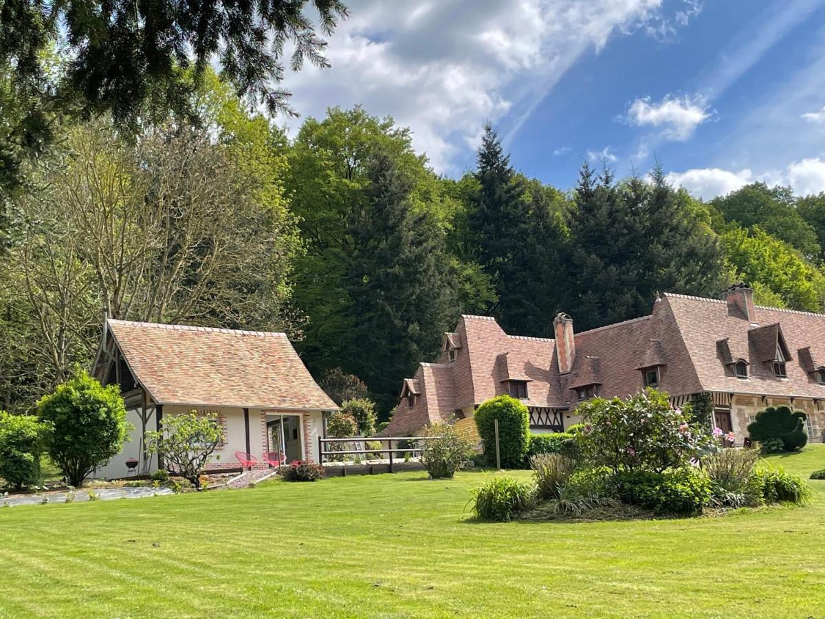 Le Prieure Des Fontaines Les Preaux Exterior foto