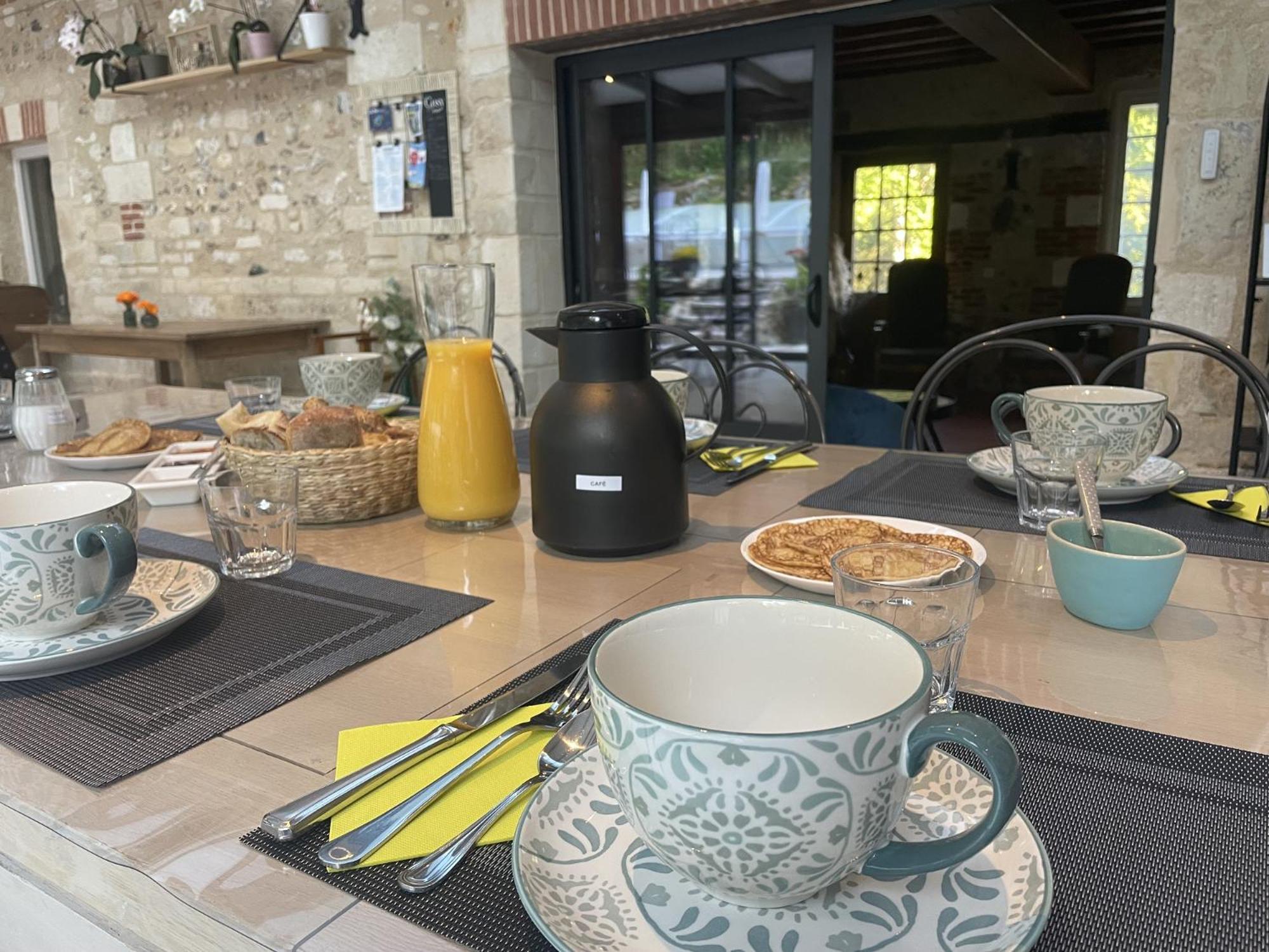 Le Prieure Des Fontaines Les Preaux Exterior foto