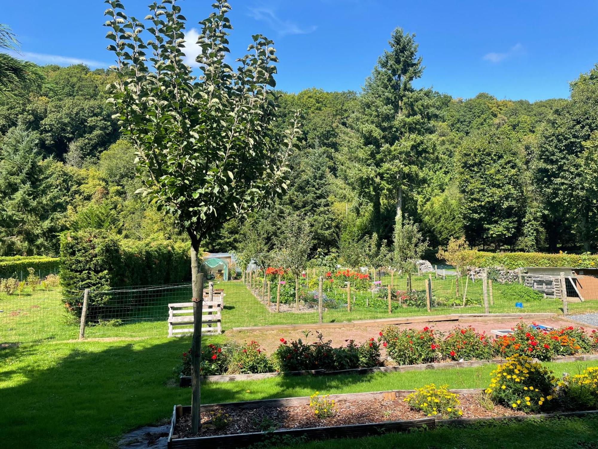 Le Prieure Des Fontaines Les Preaux Exterior foto