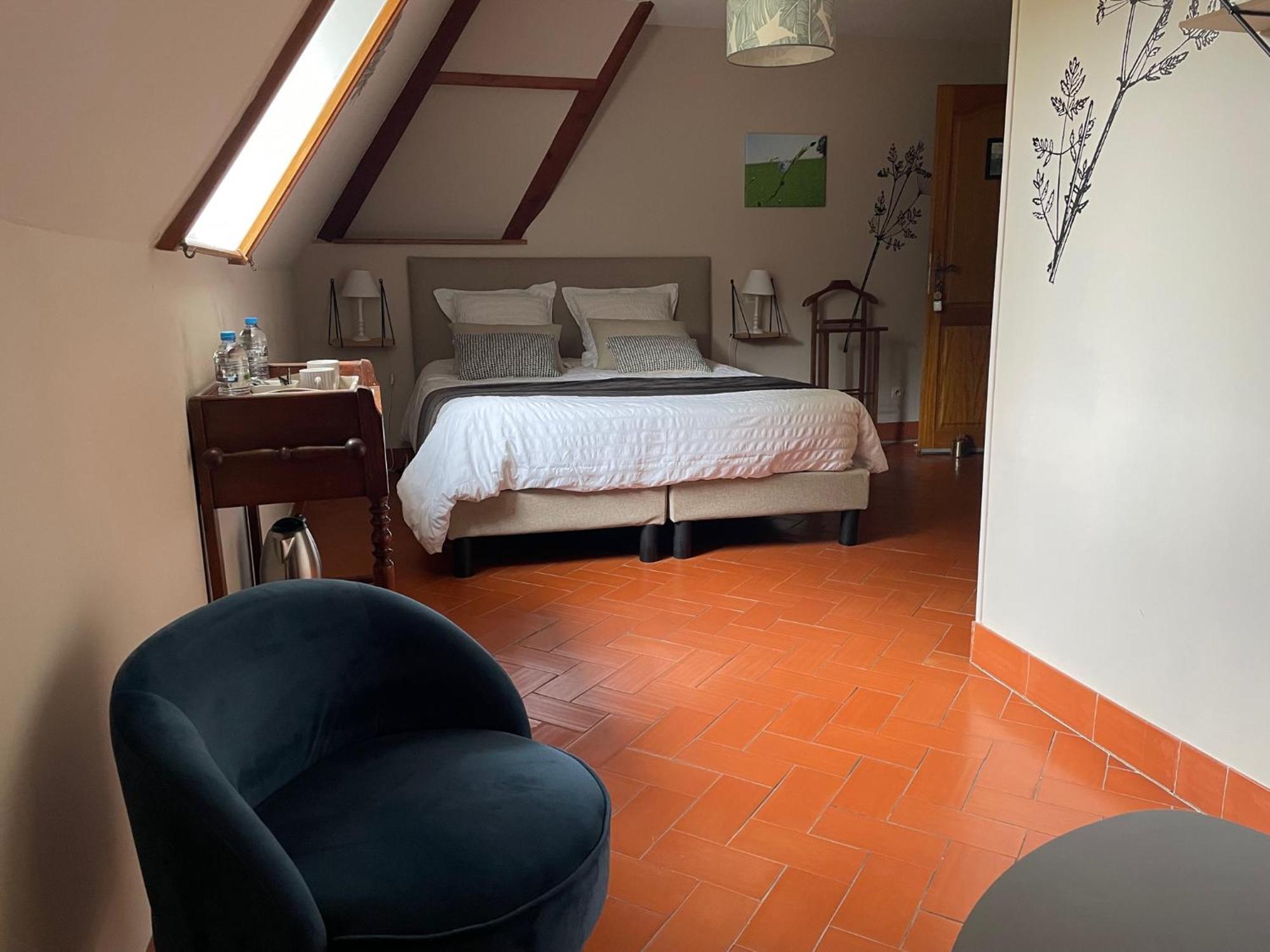 Le Prieure Des Fontaines Les Preaux Exterior foto